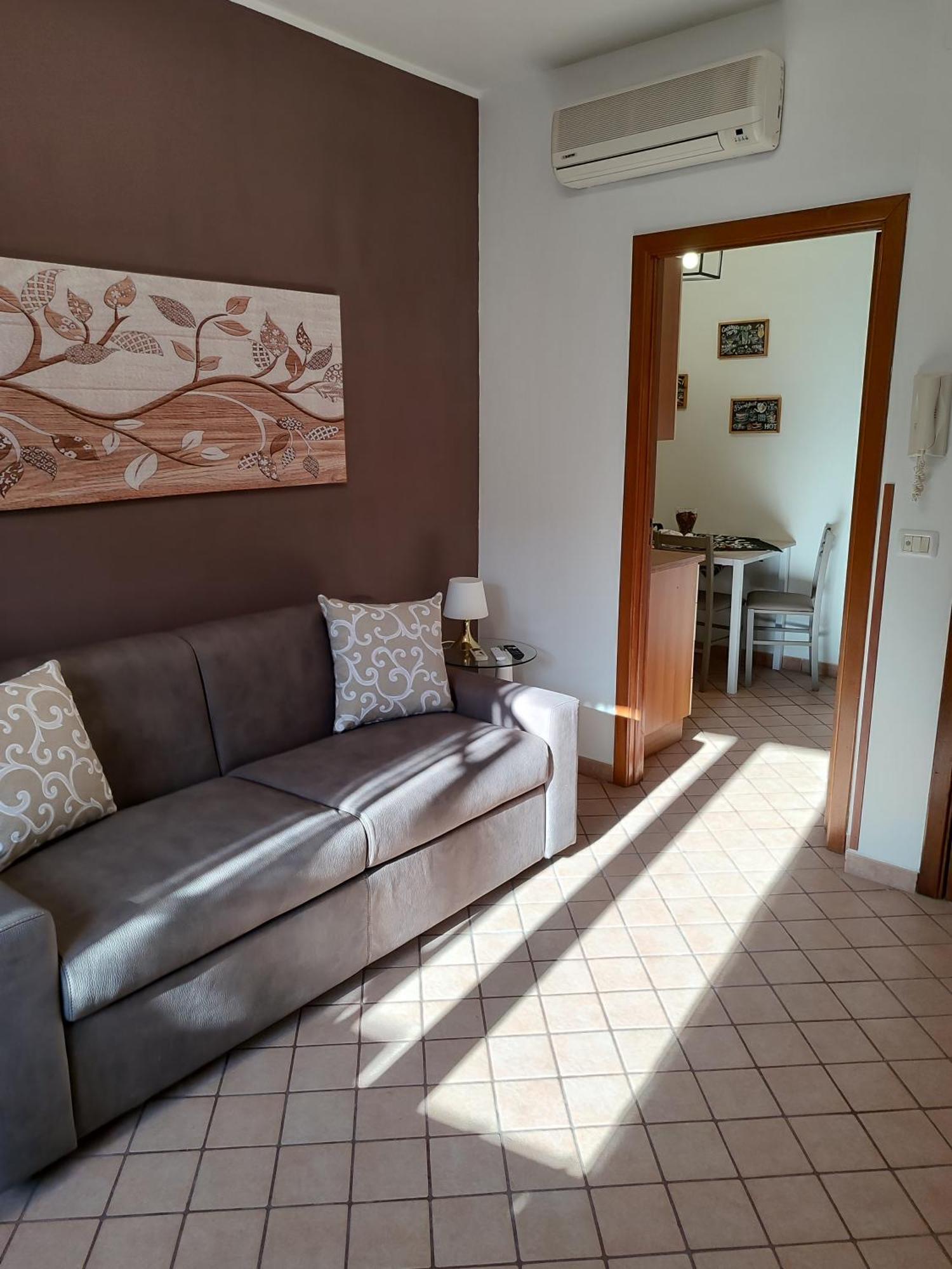 Lettoecornetto Casavacanze Aeroporto di Catania Fontana Rossa Esterno foto