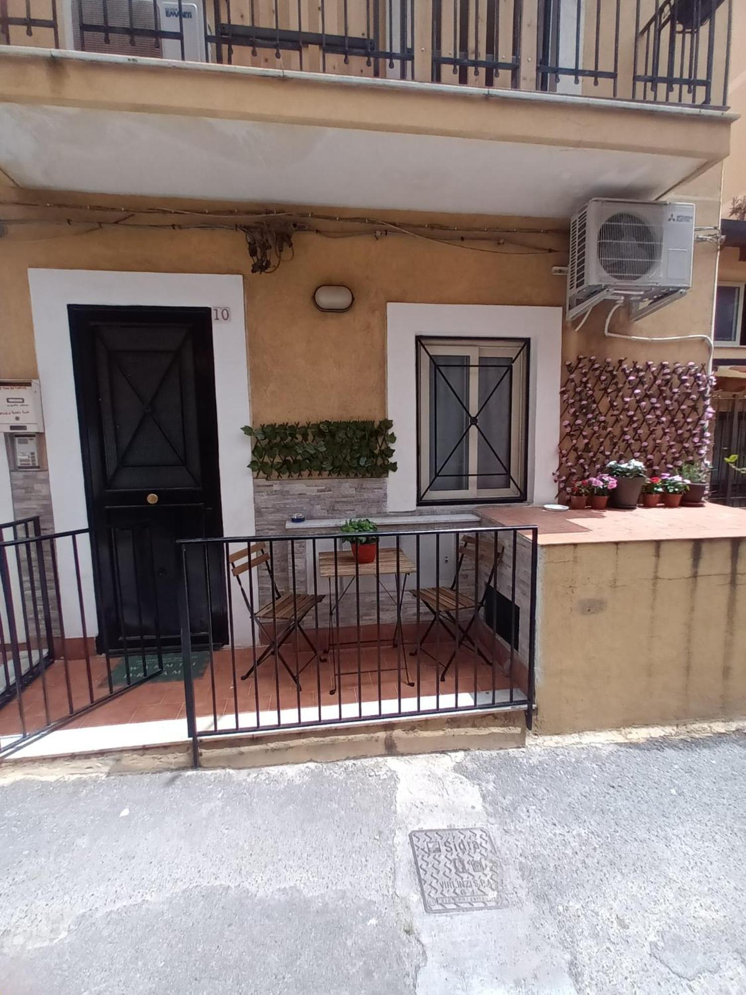Lettoecornetto Casavacanze Aeroporto di Catania Fontana Rossa Esterno foto